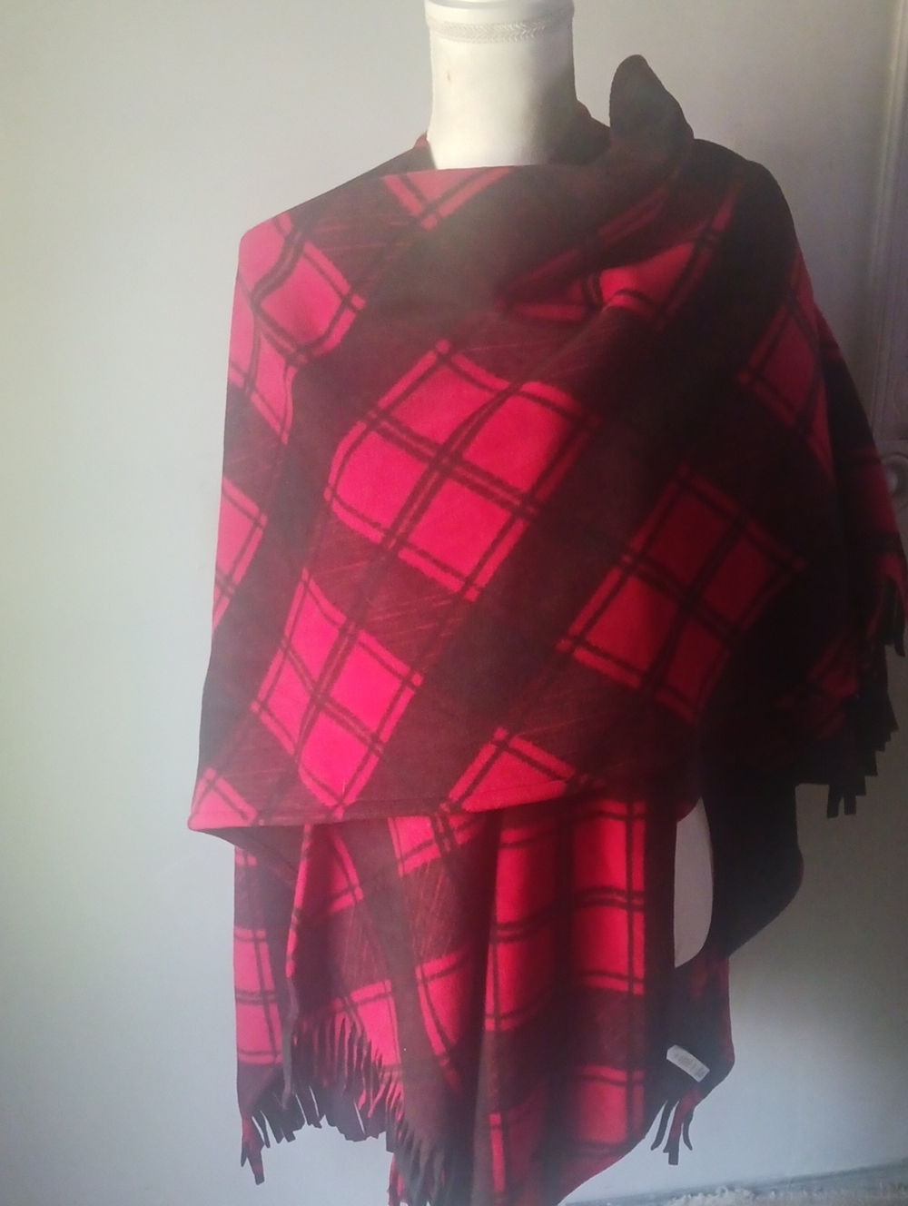 RACHEL Rachel Roy Red and Black Plaid Fringed Wrap